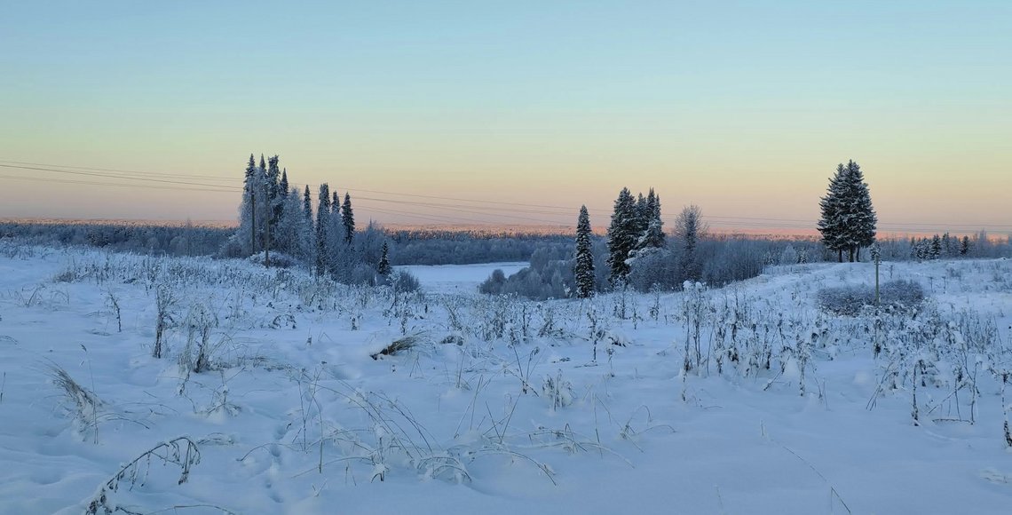 Winterliche Landschaft mit Schnee